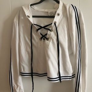 Lace up cropped hoodie - Ruby & Jenna